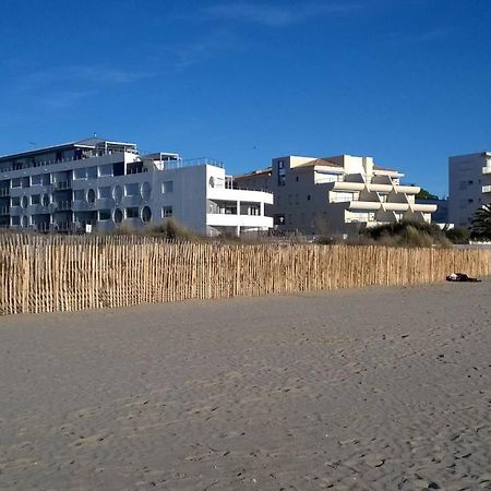 As14629 - P2 Mezzanine Avec Vue Mer Laterale, Dans Une Residence Sur Plage Avec Parking Prive Le Grau-du-Roi Luaran gambar
