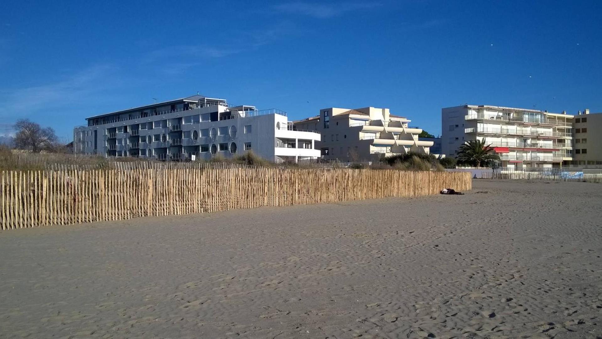 As14629 - P2 Mezzanine Avec Vue Mer Laterale, Dans Une Residence Sur Plage Avec Parking Prive Le Grau-du-Roi Luaran gambar